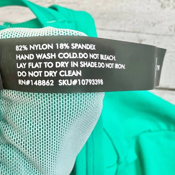 Torrid aqua green turquoise midkini top built in bra size 2x - Picture 5 of 9